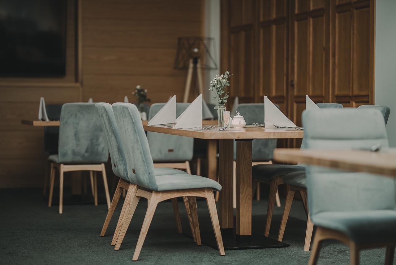 Hotel Restaurant Boss Miloslaw Exterior photo