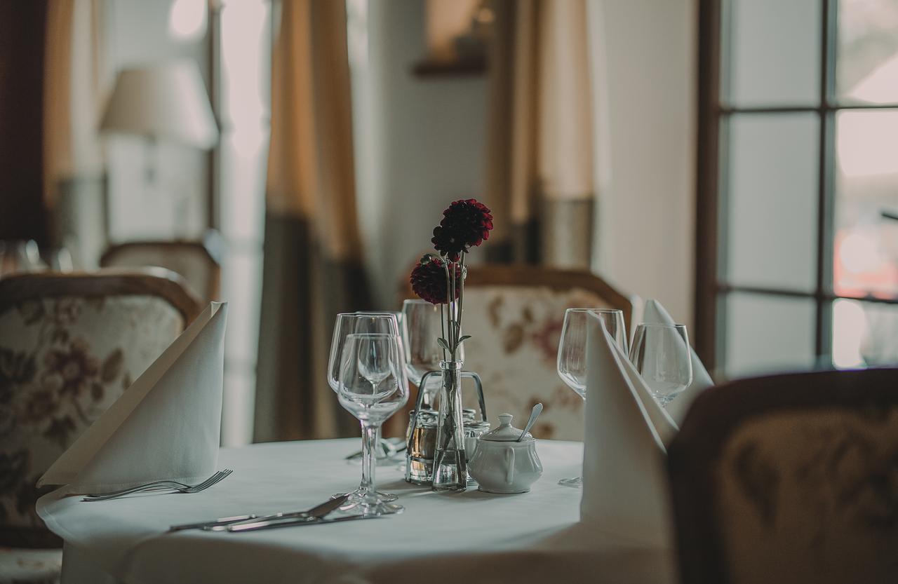 Hotel Restaurant Boss Miloslaw Exterior photo