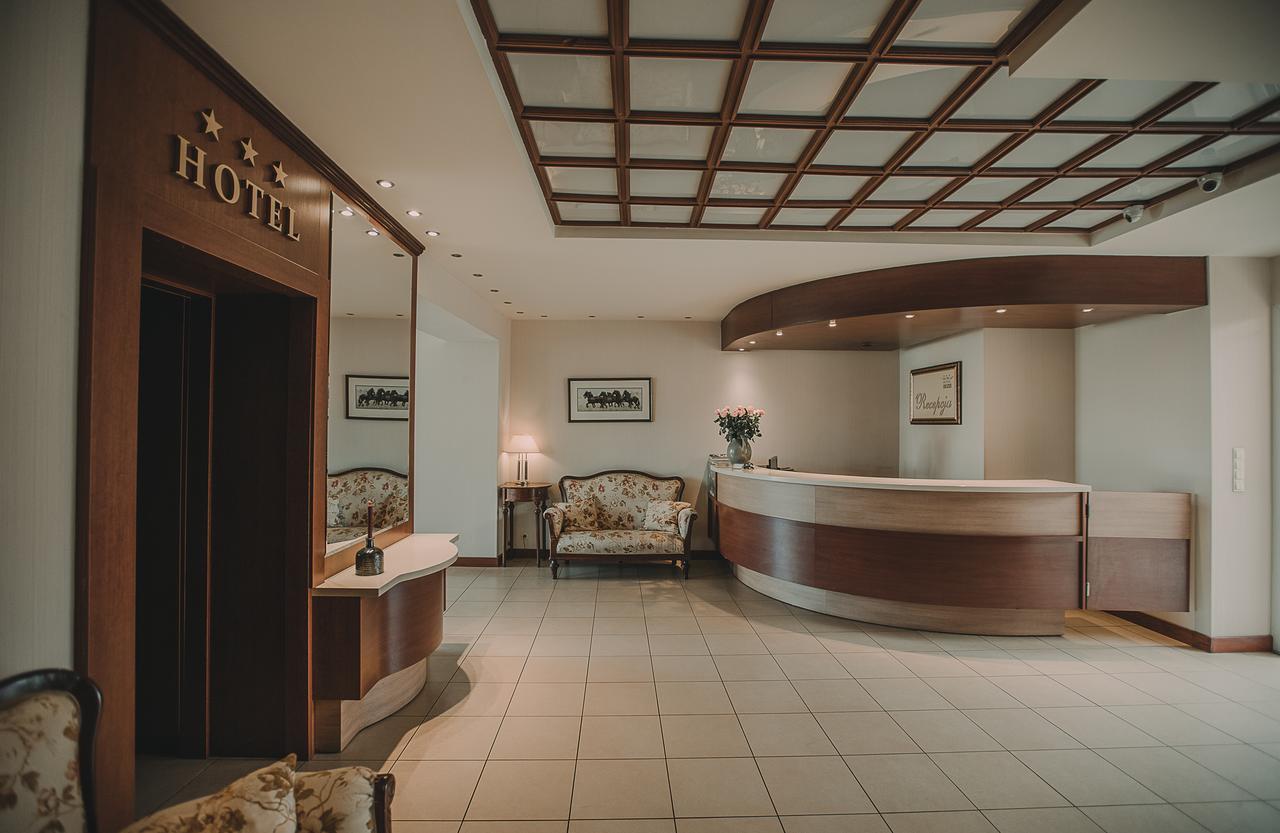 Hotel Restaurant Boss Miloslaw Exterior photo